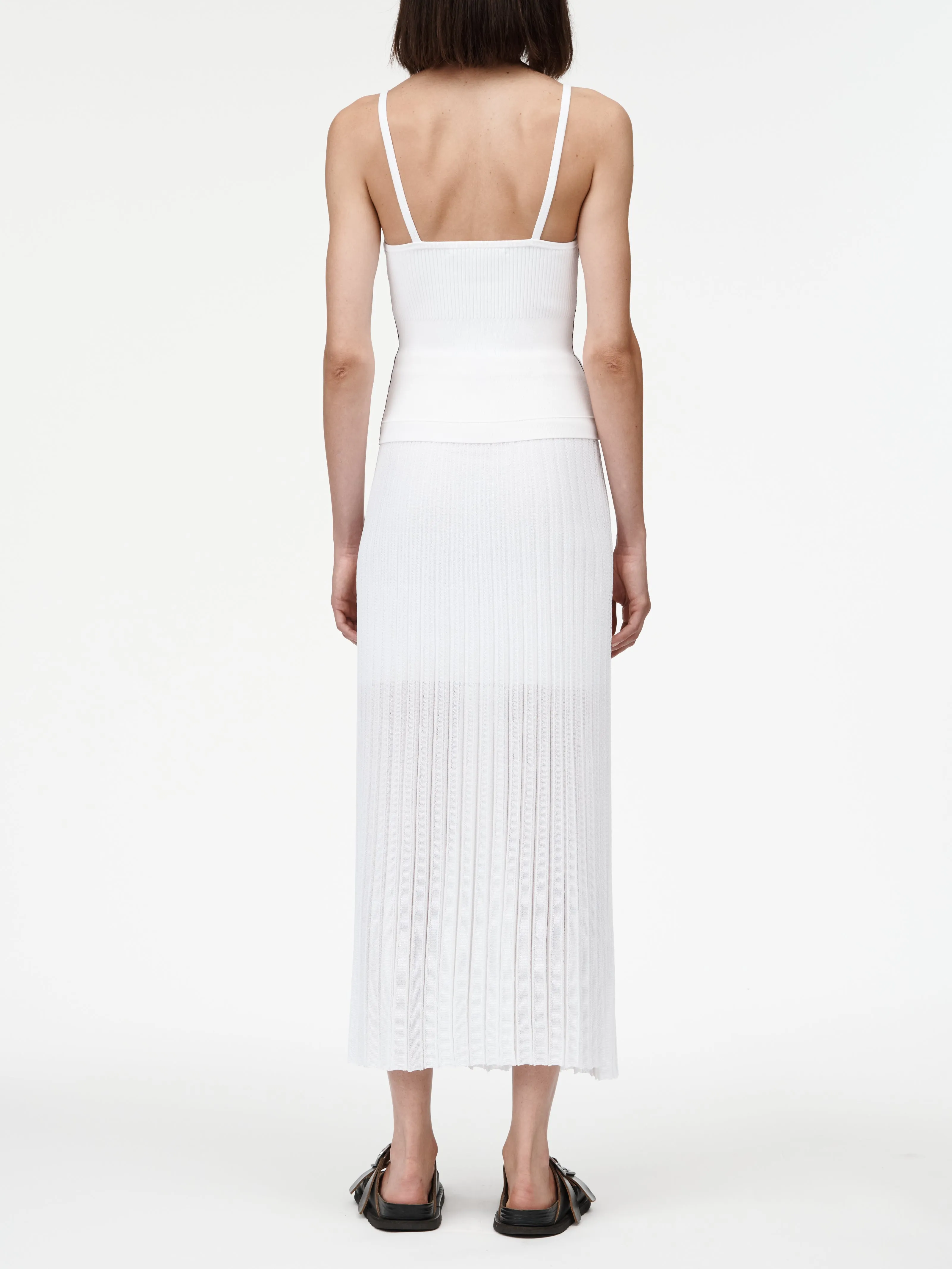Deep V Tank in White