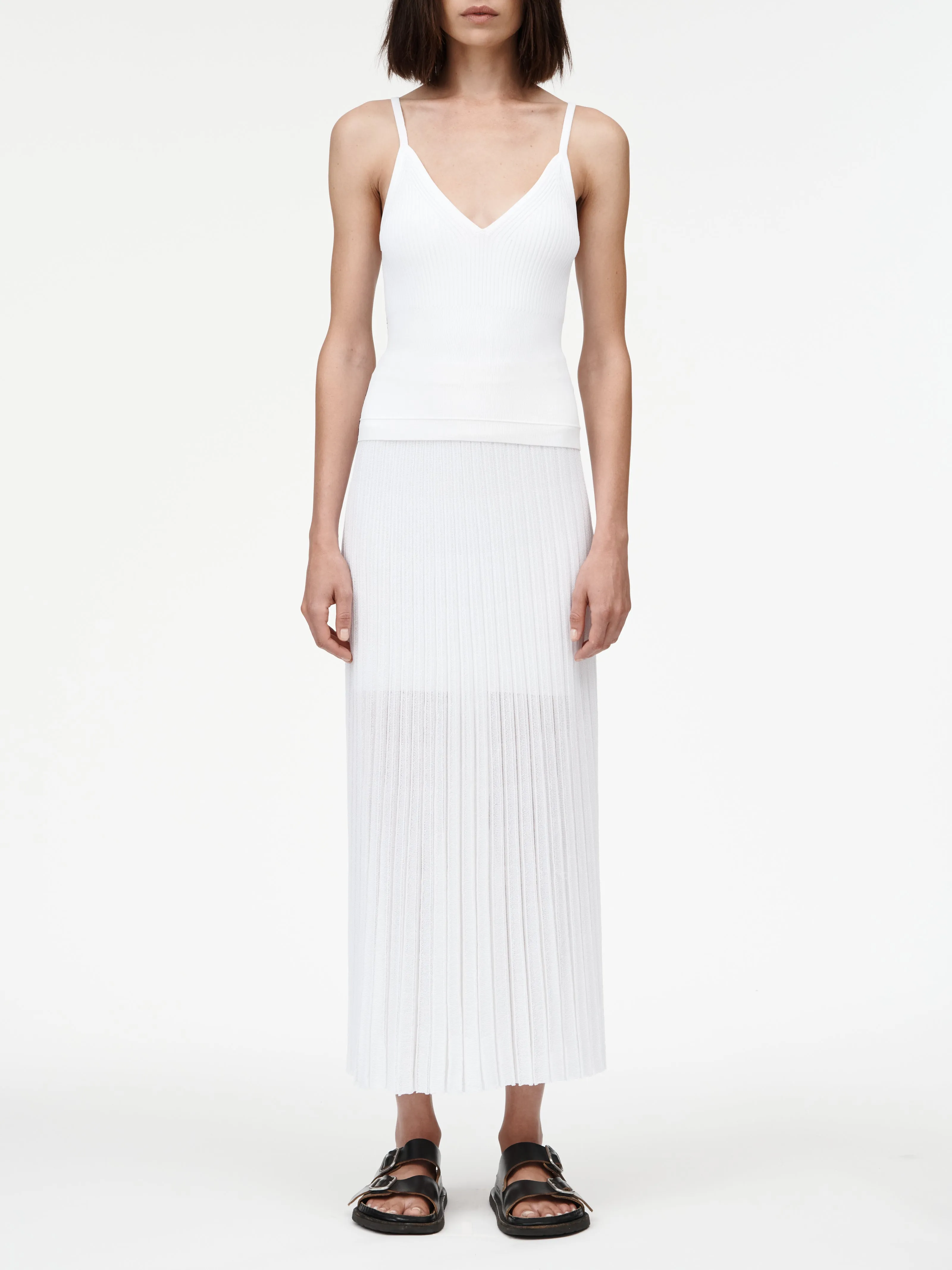 Deep V Tank in White