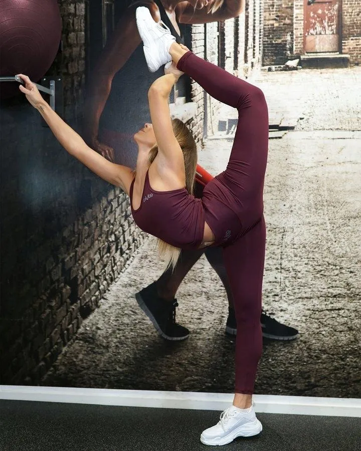 Gavelo POP Burgundy Scrunch Leggings
