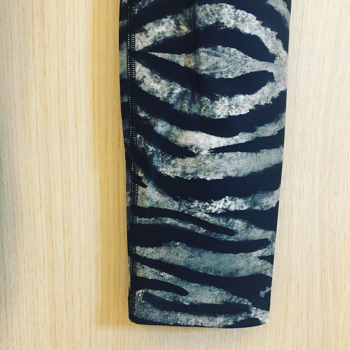 Grey Tiger Stripe Men's Leggings, Animal Print Meggings Compression Tights-Made in USA/EU