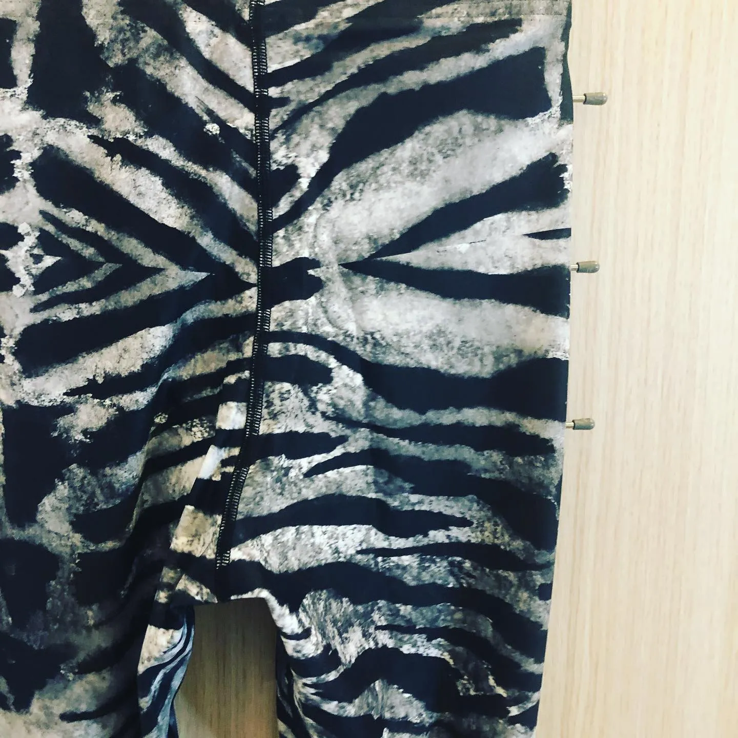 Grey Tiger Stripe Men's Leggings, Animal Print Meggings Compression Tights-Made in USA/EU