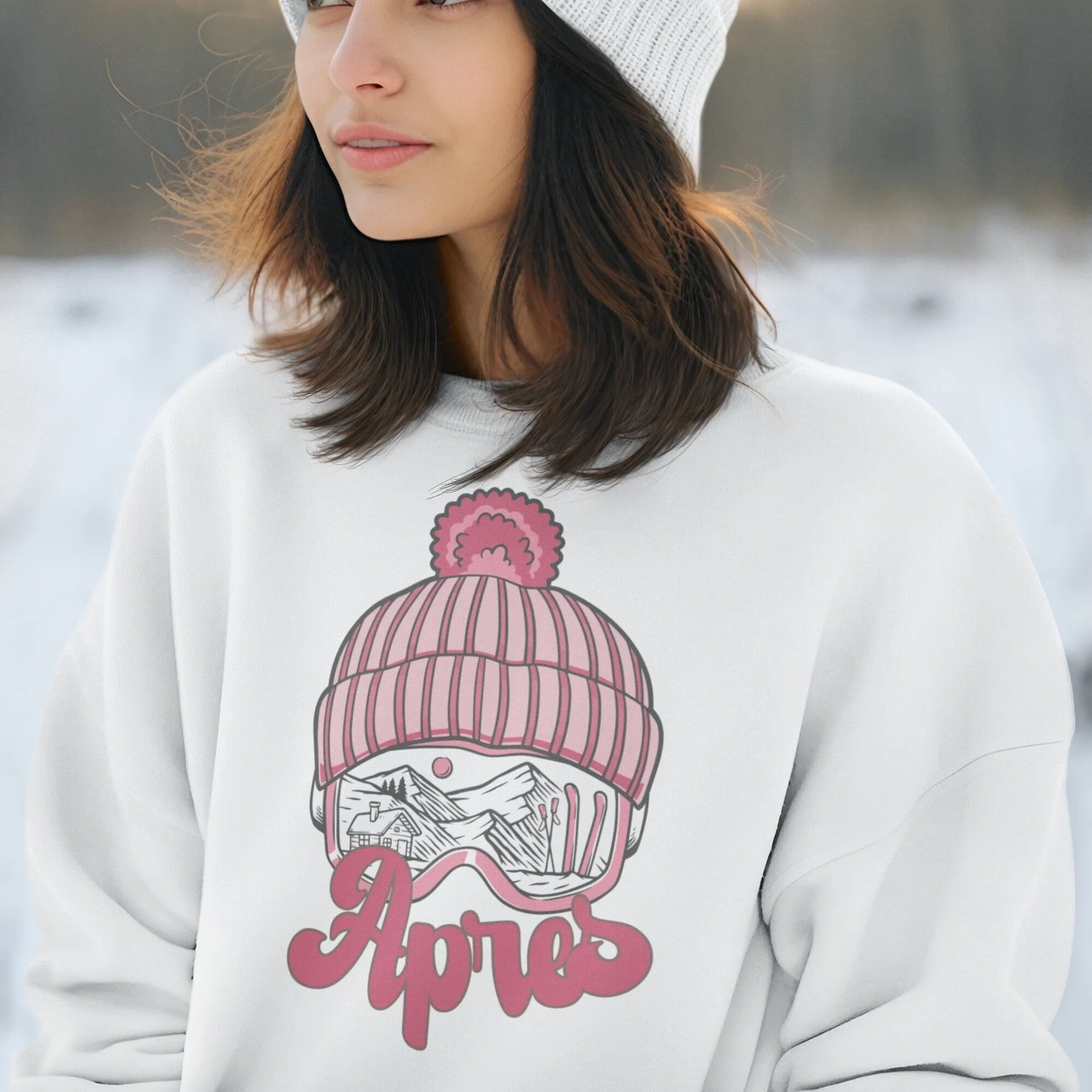Winter Apres Ski T-Shirt, Mountain Cabin Landscape Graphic Tee, Cozy Ski Season Casual Wear, Unisex Snowboarder Apparel Sweatshirt